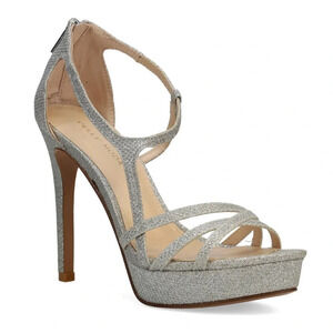 Pelle Moda Oneda platform Sandal silver size 9 metallic formal heels. New in box